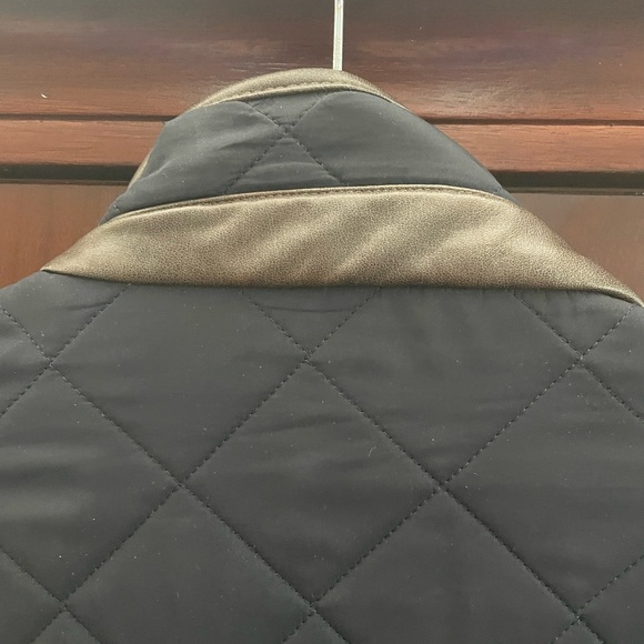 Barbour Quilted Black Jacket - Picture 5 of 6